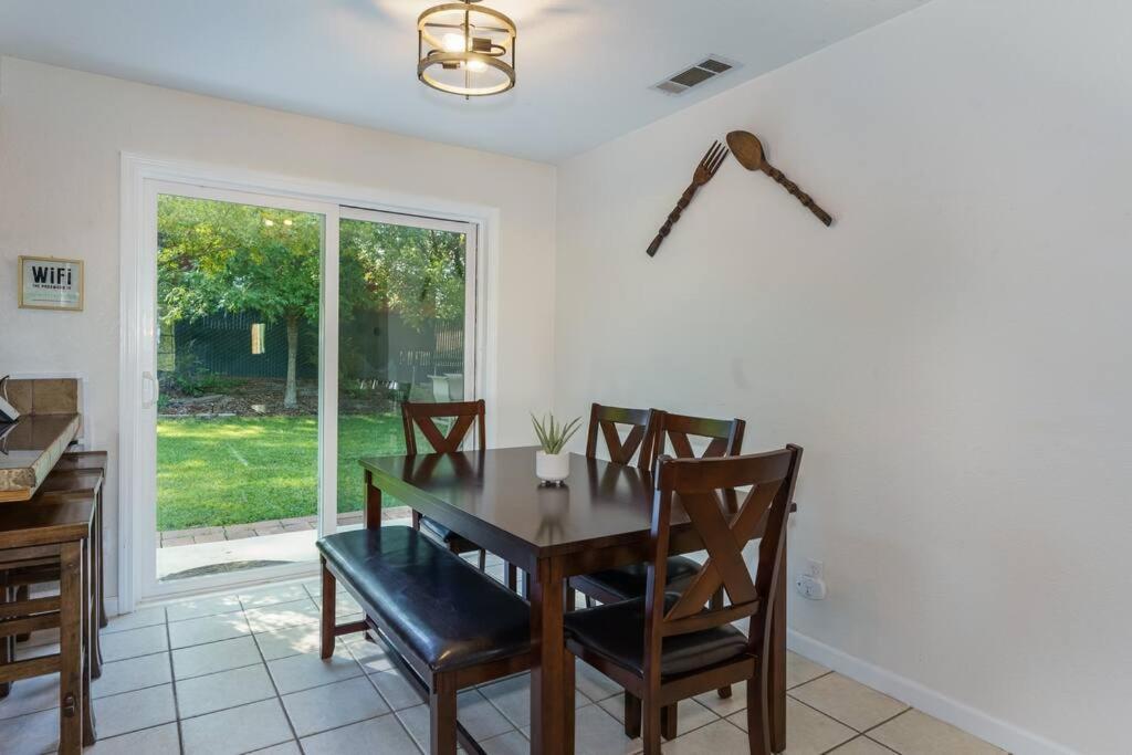 Acorn House - Charming House In Green Heaven With Pool Table With Lovely Backyard Окхерст Экстерьер фото
