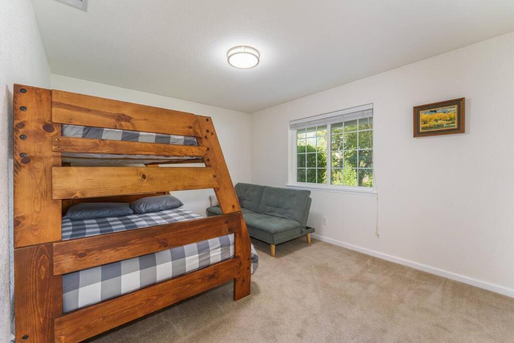Acorn House - Charming House In Green Heaven With Pool Table With Lovely Backyard Окхерст Экстерьер фото