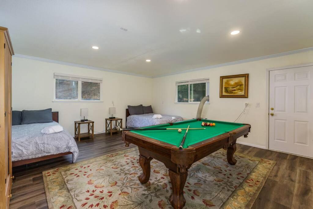 Acorn House - Charming House In Green Heaven With Pool Table With Lovely Backyard Окхерст Экстерьер фото