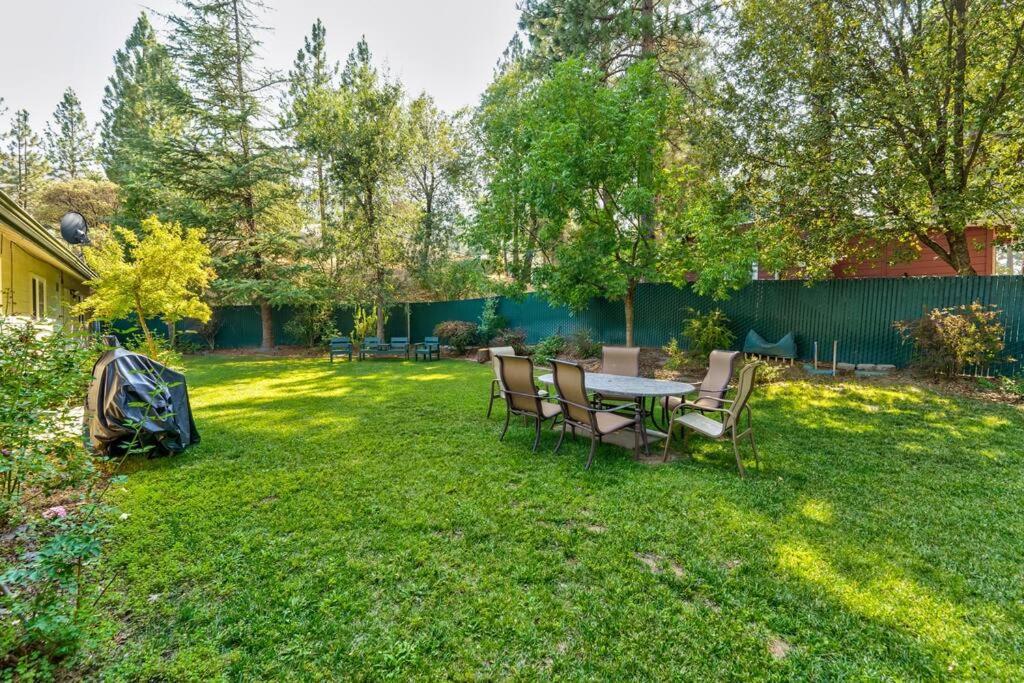 Acorn House - Charming House In Green Heaven With Pool Table With Lovely Backyard Окхерст Экстерьер фото