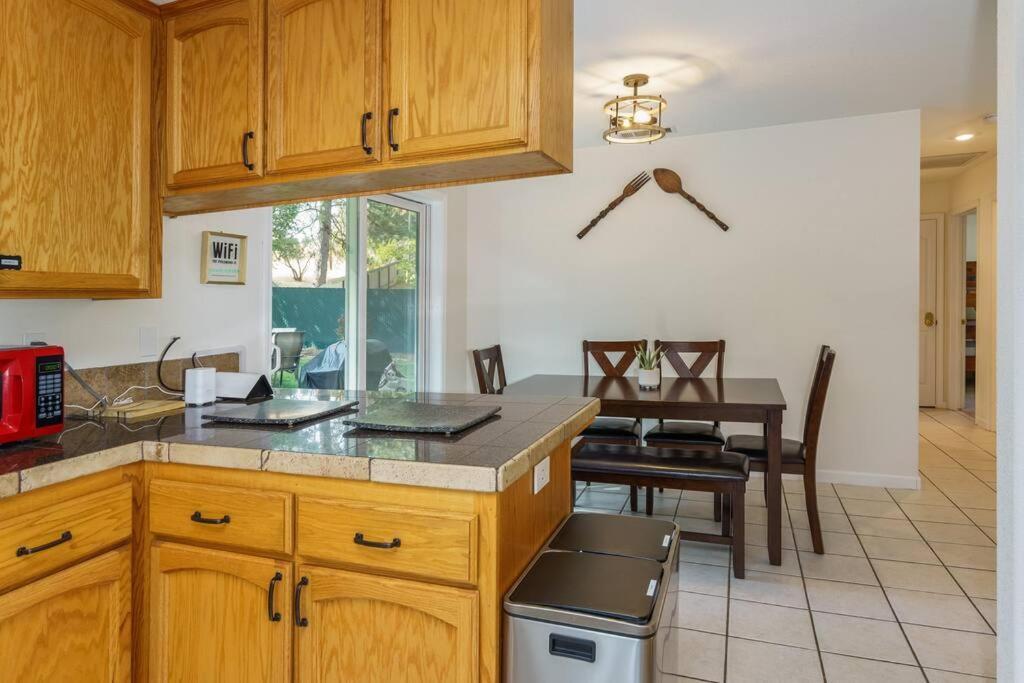 Acorn House - Charming House In Green Heaven With Pool Table With Lovely Backyard Окхерст Экстерьер фото